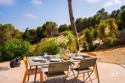 Atypical house by the sea
