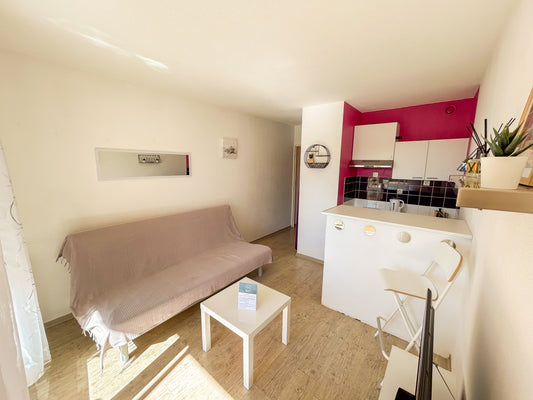 Coquet studio dans résidence avec piscine Sanary