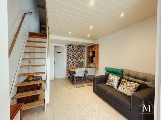 Logement avec jardinet dans résidence avec piscine
